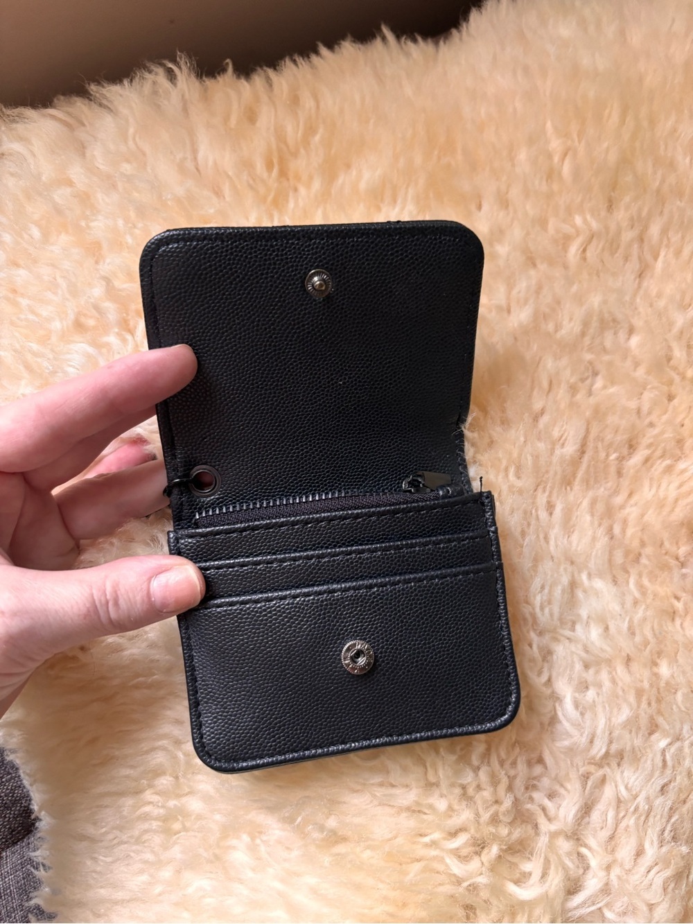Steve Madden Black Quilted Mini Wallet Keychain - Picture 3 of 4